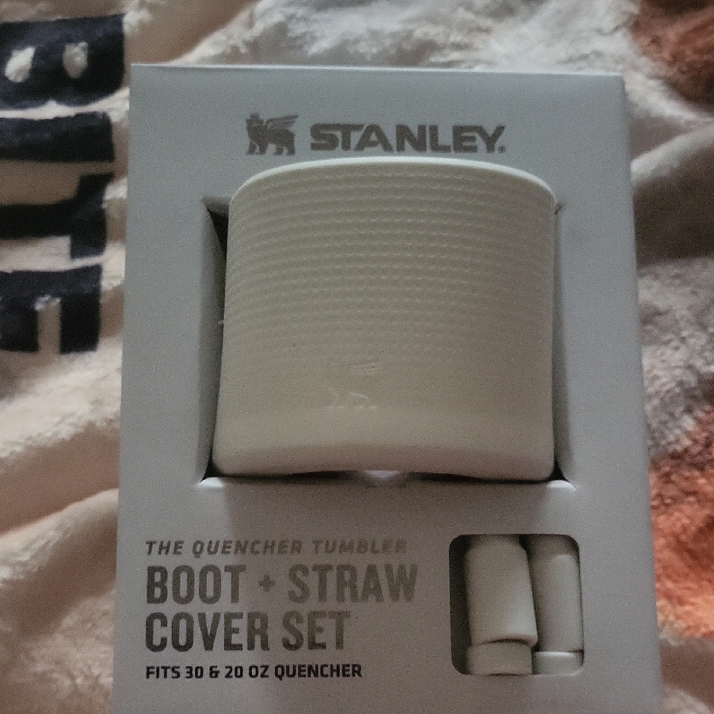 Stanley Boot And Straw Cover Set Fits 20 To 30 Oz Tumbler Two Silver Straws - Picture 1 of 5